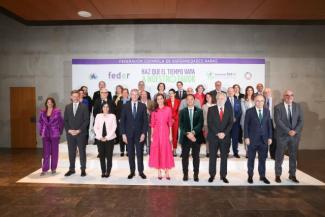 Foto de familia acto Día Mundial das Enfermedades Raras