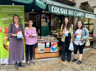 A Concelleira Maria Rozas visitou esta mañá o establecemento "Cousas do Campo"